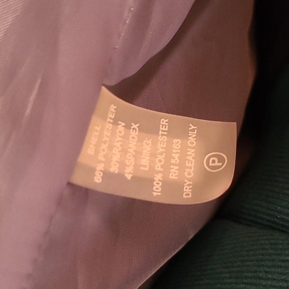 Calvin Klein Suit Set w/ Skirt & 2 Button Jacket / Size 4P - Picture 11 of 16